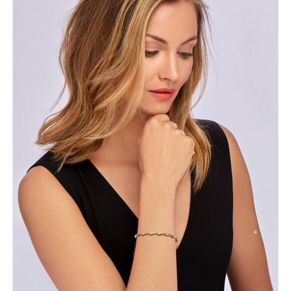 Authentic 1990 18k YG Tiffany & Co. Teardrop Bracelet Signed by Elsa Peretti - Picture 3 of 4